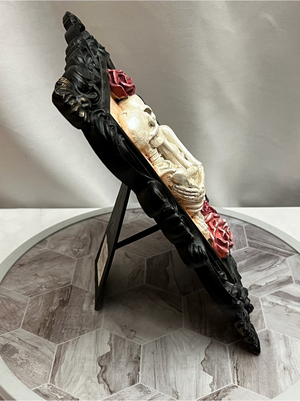 Ashland Dark Romance Skeleton Couple Roses Gothic Halloween Tabletop Décor - Picture 3 of 9